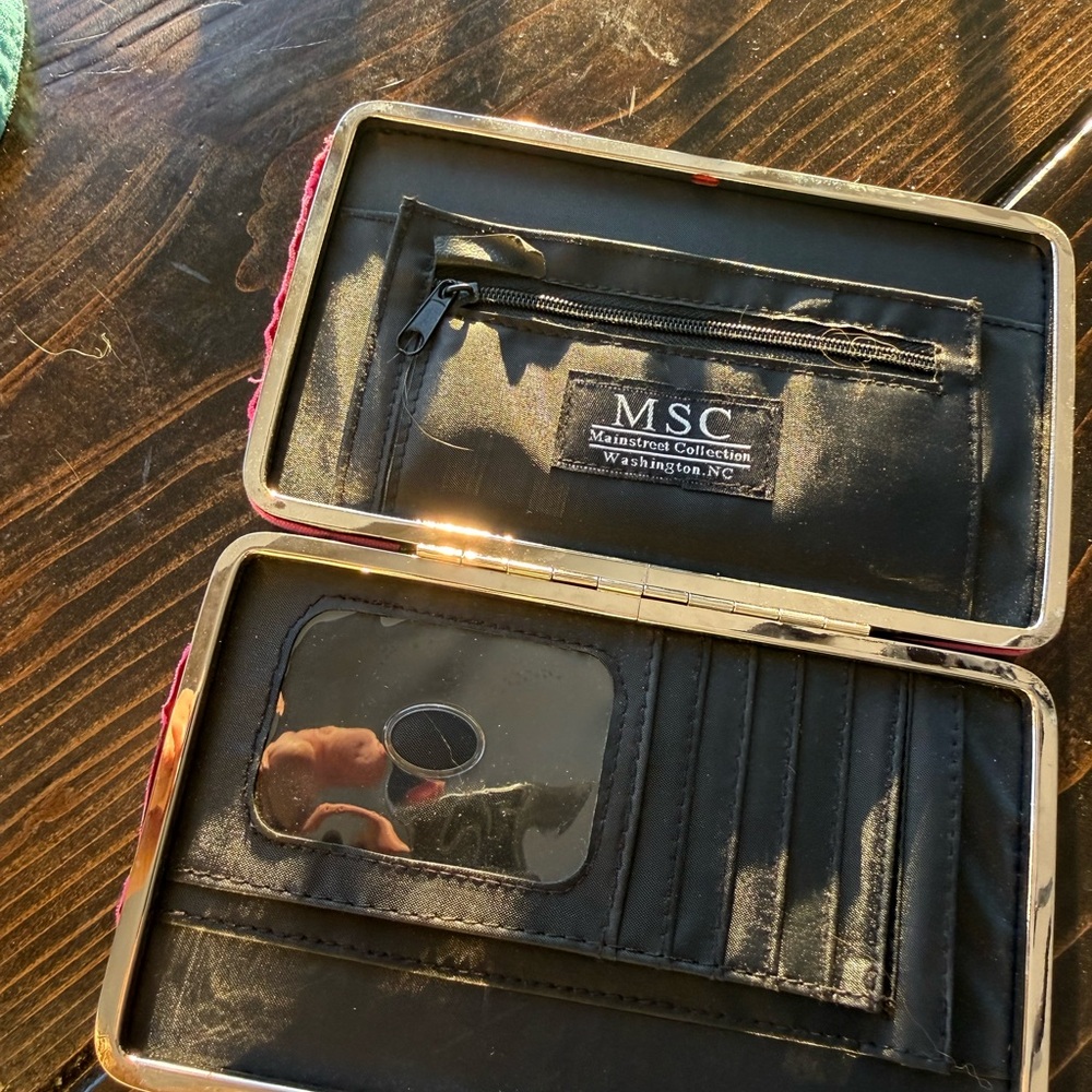 Colorful Patterned hard wallet case with initial T - Picture 5 of 6